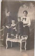 fotokaart  - moeder  met de  kinderen, Verzenden, Voor 1940, Kind
