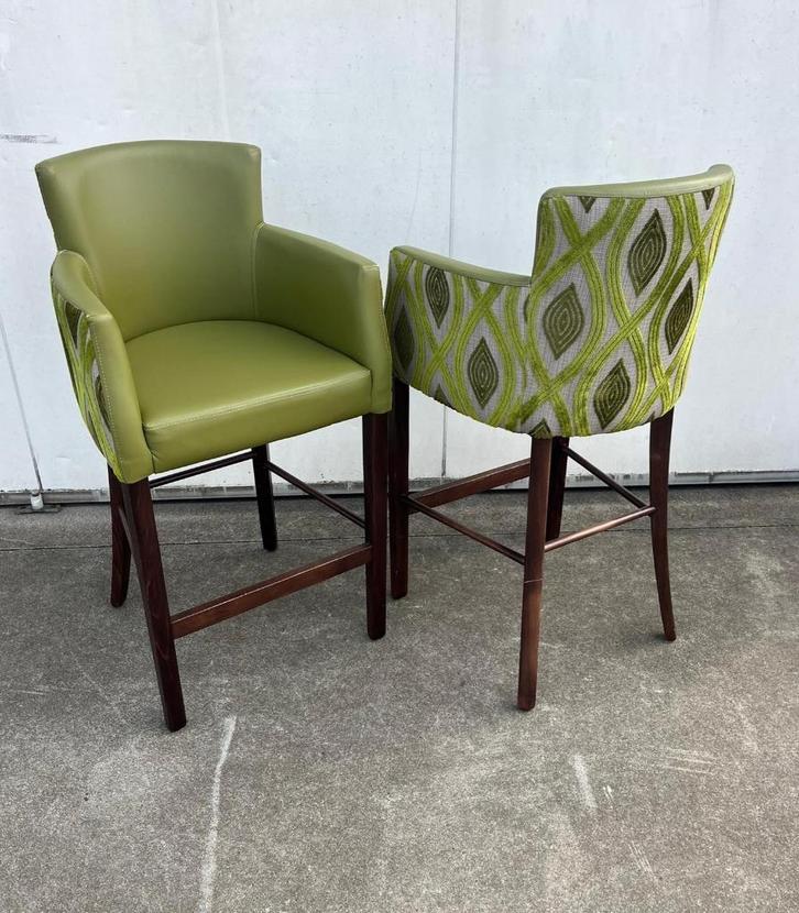 40 stuks luxe horeca restaurant barkrukken met arm groen, Huis en Inrichting, Barkrukken, Zo goed als nieuw, 60 tot 90 cm, Hout
