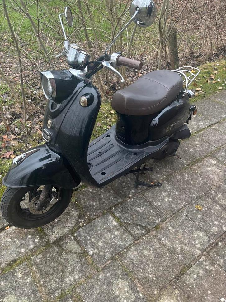 BTC Scooter Blauw Kenteken, Fietsen en Brommers, Scooters | Yamaha, Gebruikt, Overige modellen, Maximaal 45 km/u, Benzine, Ophalen