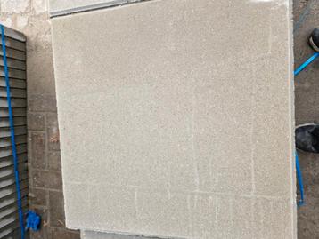 Betontegel 50x50x5 grijs beschikbaar voor biedingen