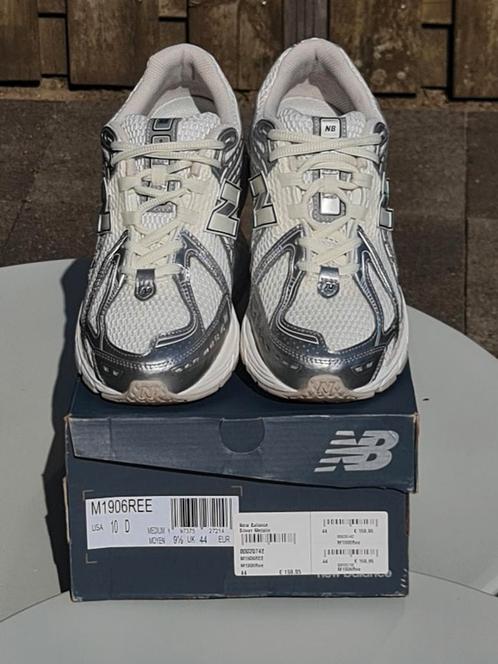 New Balance 1906R Silver Metalic, Kleding | Heren, Schoenen, Zo goed als nieuw, Overige kleuren, Ophalen of Verzenden