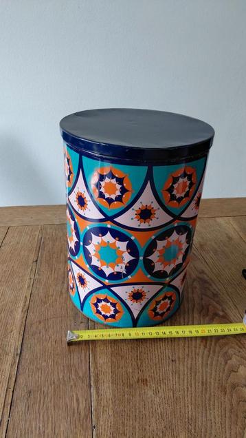 Retro Tomado opbergblik beschikbaar voor biedingen