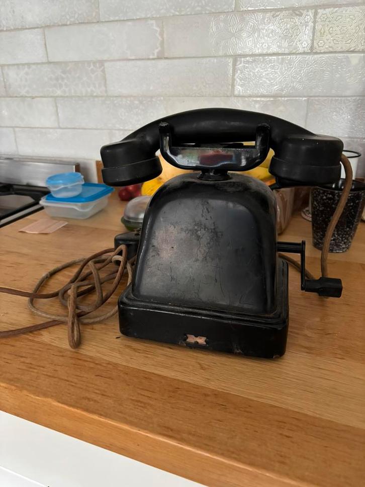 Heel oude telefoon, Telecommunicatie, Vaste telefoons | Niet Draadloos, Niet werkend, Bakeliet, Ophalen of Verzenden