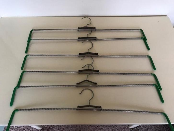 6 rok of broek spanners en 5 jas hangers, Kleding | Dames, Kledinghangers, Zo goed als nieuw, Overige materialen, Volwassenen