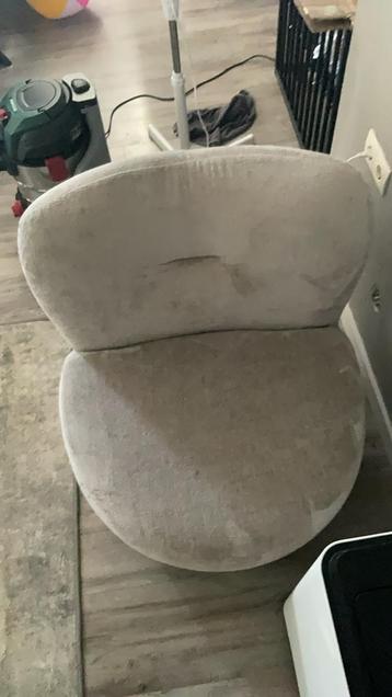 Z.g.a.n. draaifauteuil beschikbaar voor biedingen