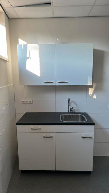 Keuken meubel beschikbaar voor biedingen