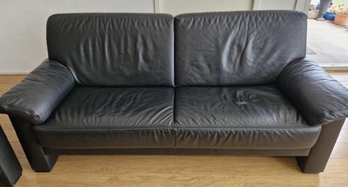 GERESERVEERD: Bankstel zwart leer 3-zits en 2-zits, Huis en Inrichting, Banken | Bankstellen, Gebruikt, Rechte bank, Vierpersoons of meer