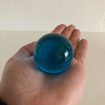 Glazen bol kristallen bal beschikbaar voor biedingen
