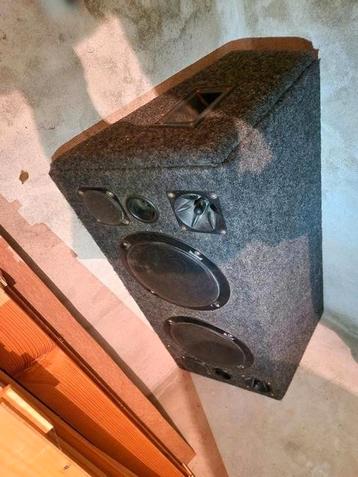 Auto speaker box t.e.a.b. beschikbaar voor biedingen