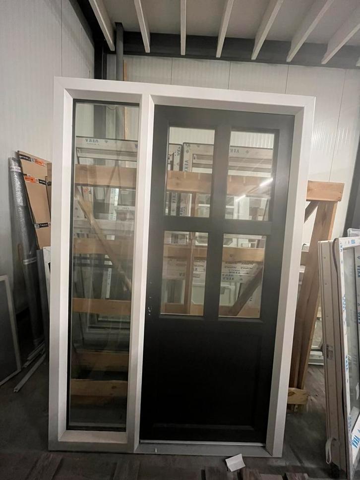 Veka kunststof deur met zijlicht, Doe-het-zelf en Verbouw, Kozijnen en Schuifpuien, Zo goed als nieuw, Deurkozijn, Kunststof, 75 tot 150 cm