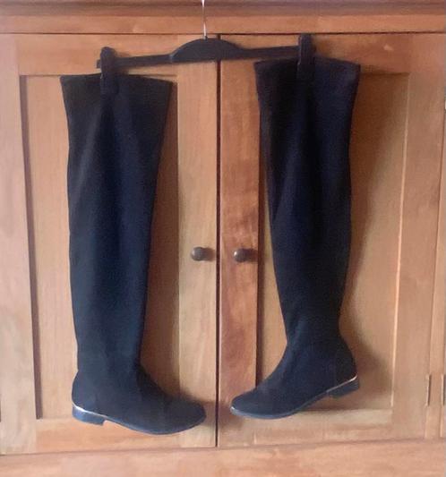 Suèdelook overknee laarzen, Kleding | Dames, Schoenen, Zo goed als nieuw, Hoge laarzen, Zwart, Ophalen of Verzenden