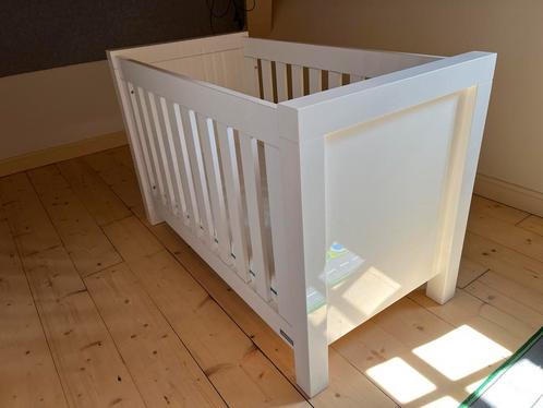 Hoogglans wit ledikant Interbaby 120cm x 60cm, Kinderen en Baby's, Kinderkamer | Complete kinderkamers, Zo goed als nieuw, Jongetje of Meisje