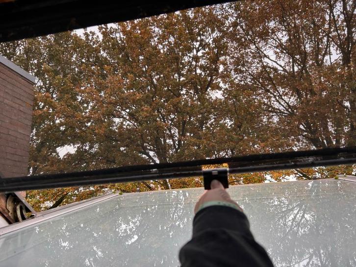 Velux GGL 808 Zonsverduistering - Handbediend, Doe-het-zelf en Verbouw, Rolluiken, Gebruikt, Minder dan 100 cm, Grijs, Ophalen of Verzenden