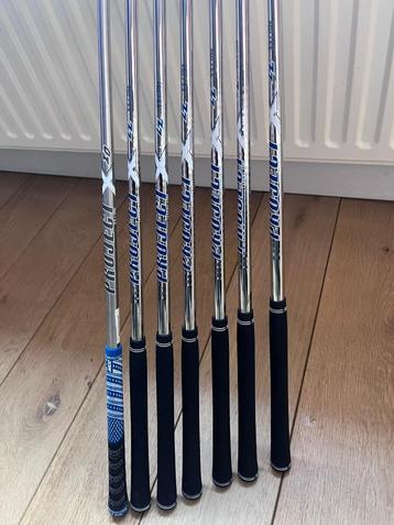 Mizuno golfclubs pro 225 ijzer set nagenoeg nieuwe golfset beschikbaar voor biedingen