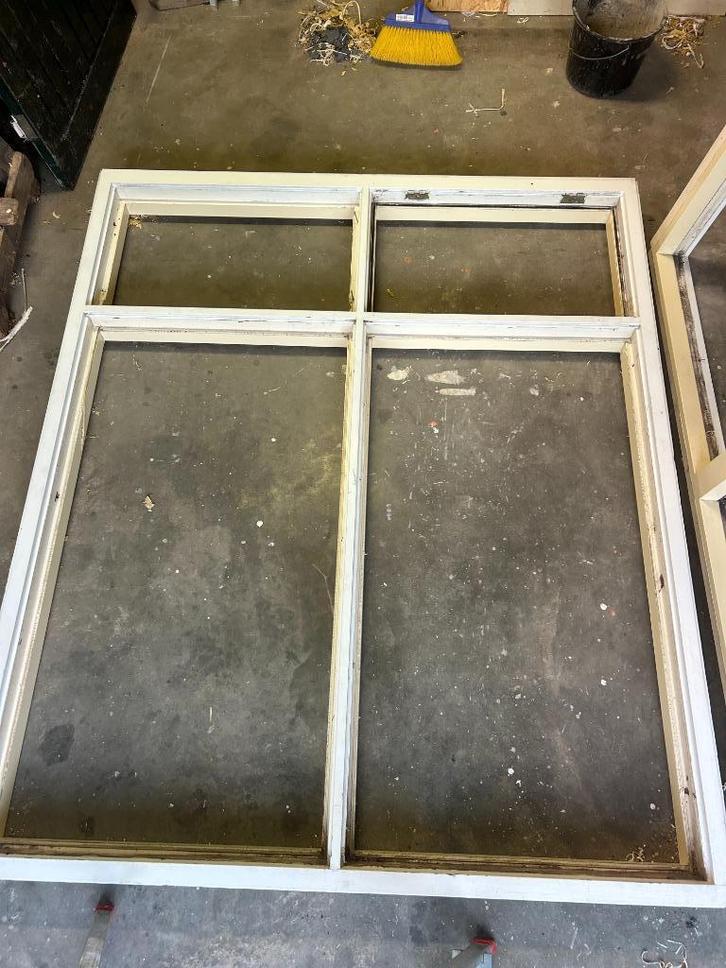 Hardhouten kozijn met glas, Doe-het-zelf en Verbouw, Kozijnen en Schuifpuien, Gebruikt, Raamkozijn, Hout, 150 tot 225 cm, 150 tot 225 cm