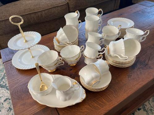Royal Albert Val D’or servies (mooi en compleet!), Antiek en Kunst, Antiek | Servies compleet, Ophalen