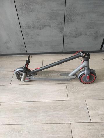 Elektrische step kick and move  beschikbaar voor biedingen