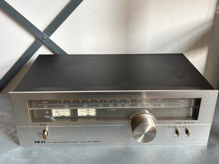 Akai AT-2250 Vintage Tuner, Audio, Tv en Foto, Tuners, Gebruikt, Analoog, Ophalen