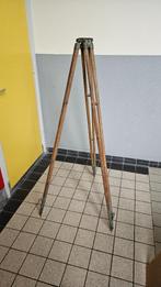 Oud landmeter waterpasstatief in goede staat., Ophalen, Gebruikt, Driepoot, 150 tot 175 cm