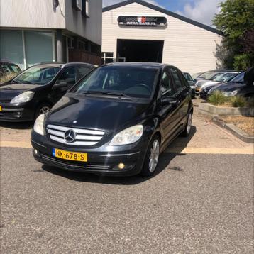 Mercedes-Benz B-Klasse 200 Automaat Keurig nette en goed rij beschikbaar voor biedingen