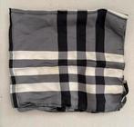Burberry halsdoek sjaaltje, Ophalen of Verzenden, Zo goed als nieuw, Maat 38/40 (M), Sjaal