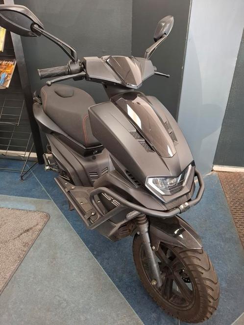 La Souris e-id s9 elektrische scooter met maar 2.578 km!, Fietsen en Brommers, Scooters | Overige merken, Zo goed als nieuw, Maximaal 45 km/u