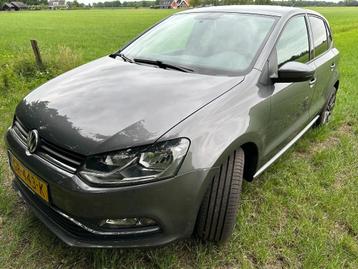 Volkswagen Polo 1.2 TSI 66KW 2015 Grijs beschikbaar voor biedingen