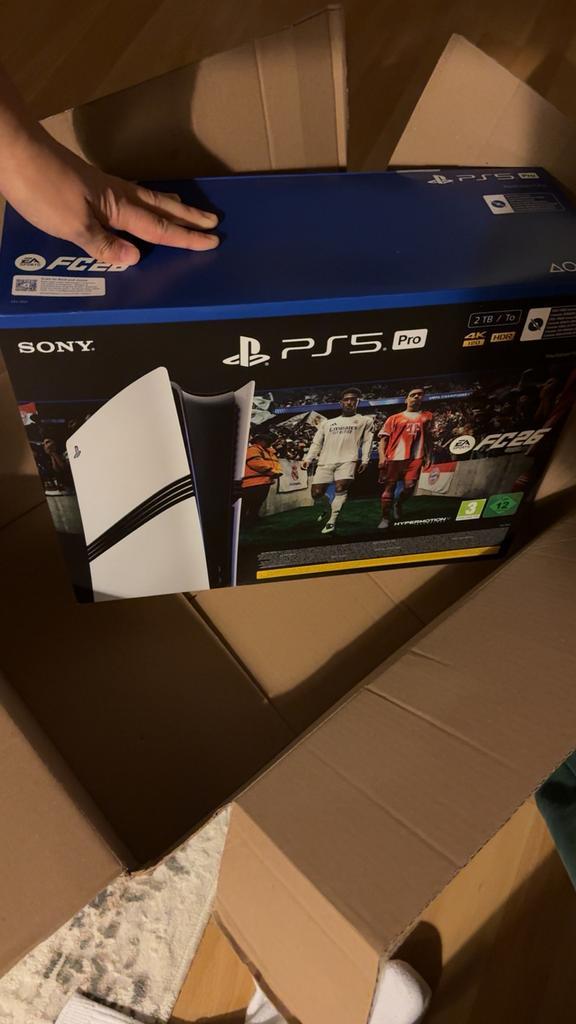 PS5 PRO + EA FC 26 – Geseald! Overal Uitverkocht!, Spelcomputers en Games, Spelcomputers | Sony PlayStation 5, Nieuw, Playstation 5 Digital