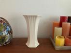 Velsen keramiek Sassenheim vaas creme Wedgwood-style vintage, Overige kleuren, Aardewerk of Porselein, Ophalen of Verzenden, Zo goed als nieuw