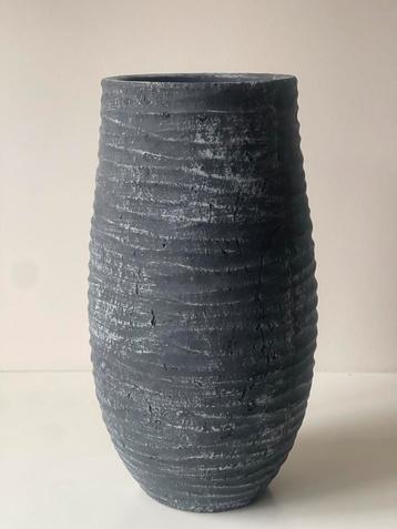 TS Antraciet Grijze Bloempot/Vaas beschikbaar voor biedingen