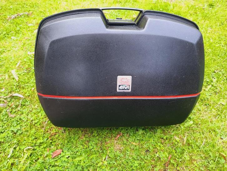 Givi zijkofferset met montagebeugels voor Africa Twin RD07, Motoren, Accessoires | Koffers en Tassen, Zo goed als nieuw, Ophalen