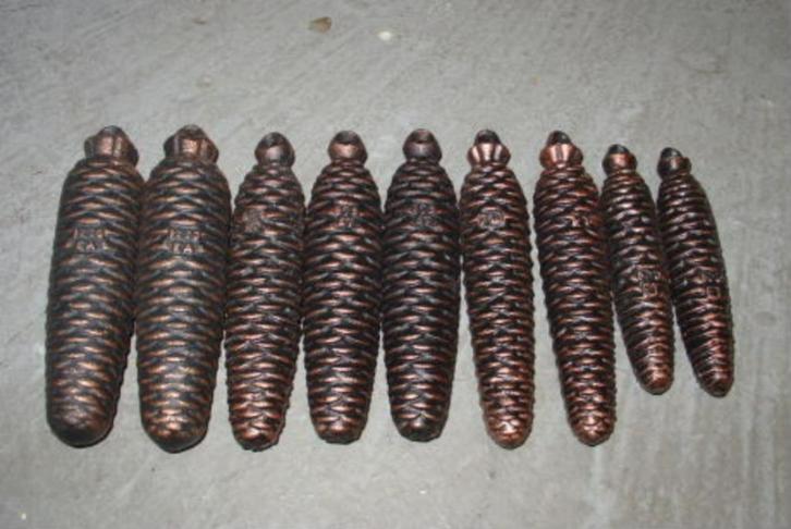 Gewichten koekoeksklok dennenkegels, Antiek en Kunst, Antiek | Klokken, Ophalen of Verzenden