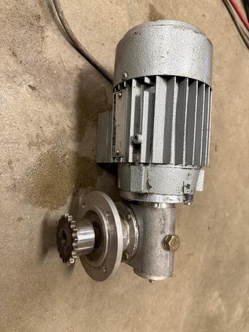 Motor met vertraging - Axis 0.18kW beschikbaar voor biedingen
