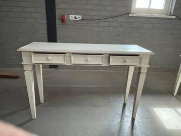 Witte Sidetable met 3 Lades beschikbaar voor biedingen
