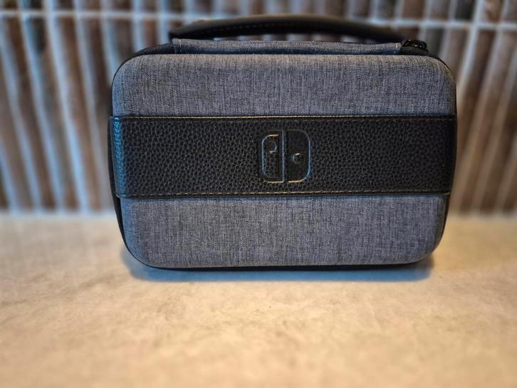 Luxe Nintendo Switch Koffer, Spelcomputers en Games, Spelcomputers | Nintendo Consoles | Accessoires, Zo goed als nieuw, Ophalen of Verzenden