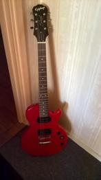 2 gitaren en 1bas gitaar 300 euro. In een koop. Ophalen., Muziek en Instrumenten, Ophalen, Gebruikt, Elektrisch, 6-snarig