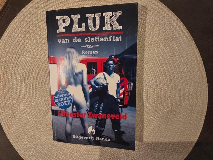 Pluk van de  slettenflat, Boeken, Romans, Gelezen, Ophalen of Verzenden