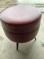 Vintage poef naaibox poef op pootjes, Huis en Inrichting, Banken | Voetenbanken en Poefen, Minder dan 50 cm, Gebruikt, Rond, Minder dan 50 cm