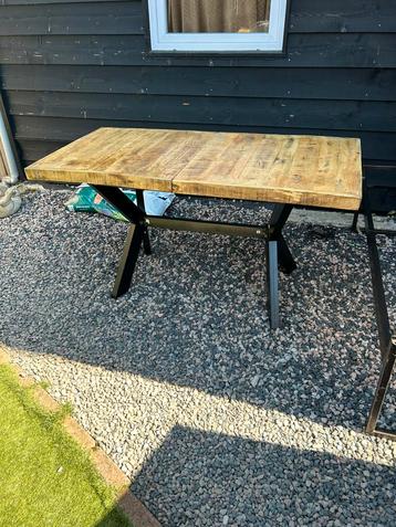 Mango houten eetafel beschikbaar voor biedingen