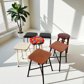 Vintage krukje / stoeltje / tabouret beschikbaar voor biedingen