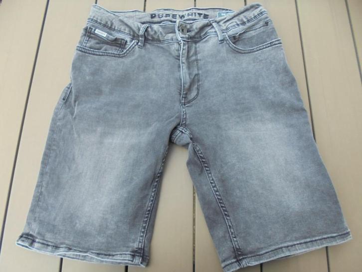 Zwarte korte spijkerbroek, Kleding | Heren, Spijkerbroeken en Jeans, Gedragen, W32 (confectie 46) of kleiner, Zwart, Ophalen of Verzenden