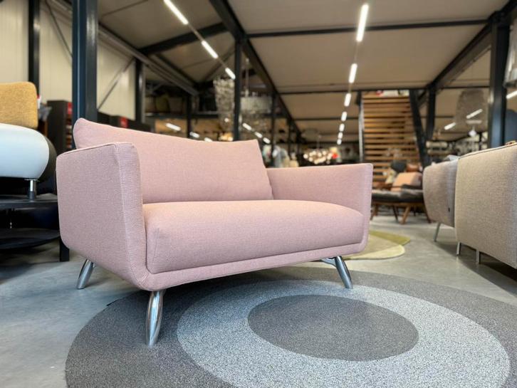 Nieuw Design on Stock Byen Loveseat Bank Milton Flamingo, Huis en Inrichting, Banken | Bankstellen, Nieuw, Rechte bank, Tweepersoons