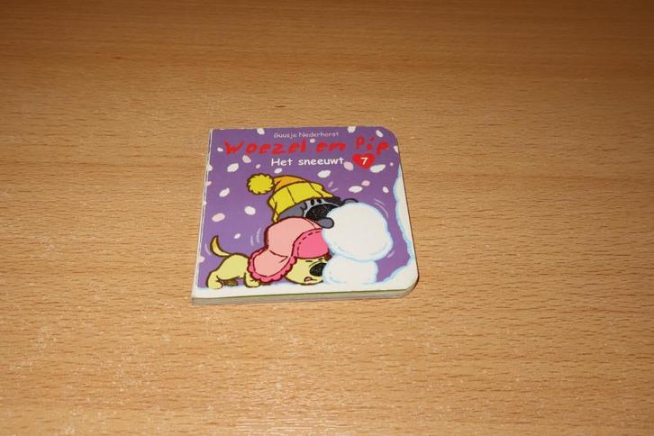Kartonboekje / kartonnen boek Woezel en Pip het sneeuwt, Boeken, Kinderboeken | Baby's en Peuters, Gelezen, Ophalen of Verzenden