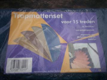 15 donkerblauwe halvemaantjes voor traptreden beschikbaar voor biedingen