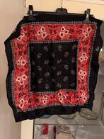 Sjaaltje zwart rood maat 59 cm x 58 cm, Ophalen of Verzenden, Zo goed als nieuw, Sjaal