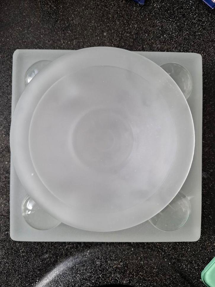 Glazen schaal (decoratie), Huis en Inrichting, Woonaccessoires | Schalen en Manden, Zo goed als nieuw, Rond, Glas, Ophalen of Verzenden