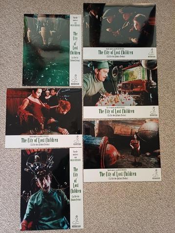 LA  CITE  DES  ENFANTS  PERDUS   NED.     lobbycard set. beschikbaar voor biedingen