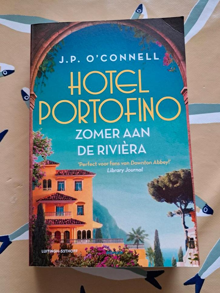 Hotel Portofino Deel 2 (ZGAN) - Zomer aan de riviera, Boeken, Romans, Ophalen of Verzenden