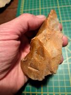 Prehistorie artefact  vuistbijl livre de beurre, Verzamelen, Mineralen en Fossielen, Ophalen of Verzenden