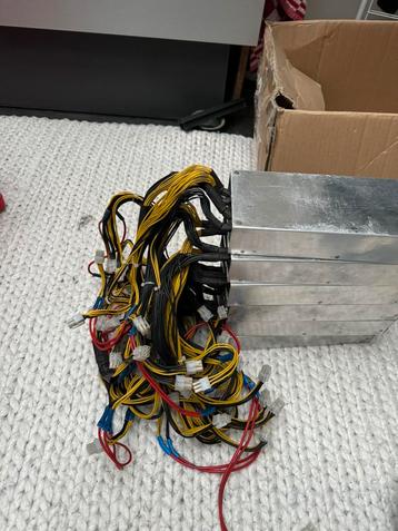 6x Sorcerer power supply unit input:176-264VAC 15A MAX 50/60 beschikbaar voor biedingen